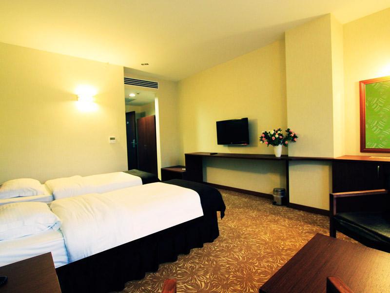 Highway Otel Elmalık Exterior foto