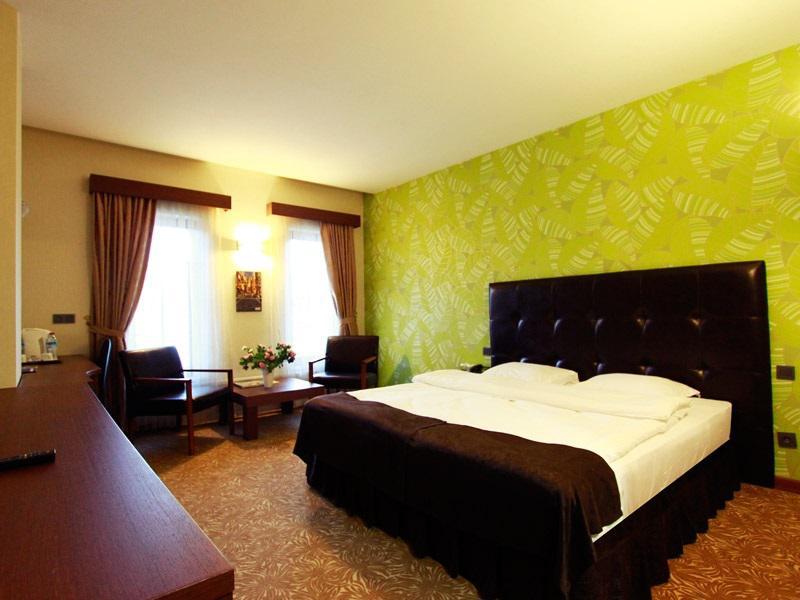 Highway Otel Elmalık Exterior foto