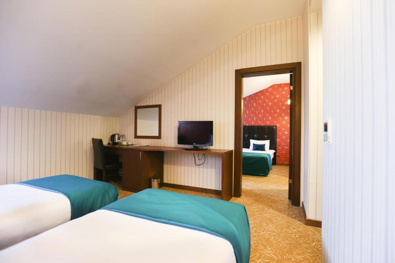Highway Otel Elmalık Exterior foto